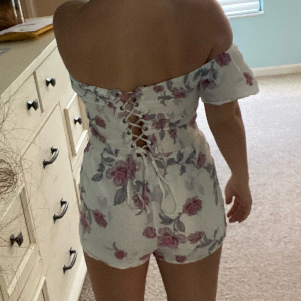 Romper - Picture 3 of 4
